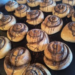 Rolls de Canela (6 u) Alejandro S. Barcellandi